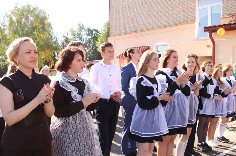 ФОТОФАКТ: Как отметили День знаний в Костюковичской средней школе №1