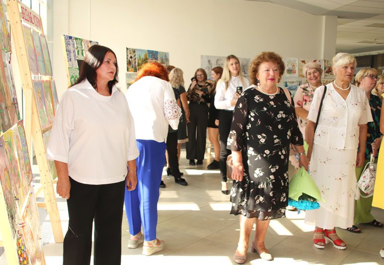 Костюковичская школа изобразительных искусств отметила свое 20-летие