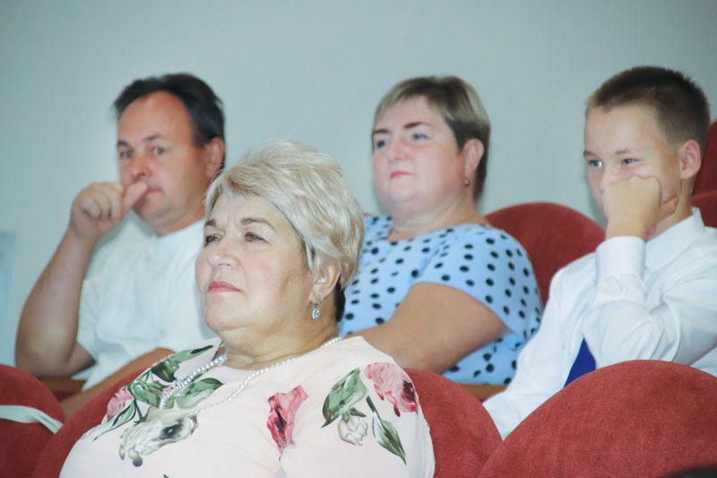 Костюковичская школа изобразительных искусств отметила свое 20-летие