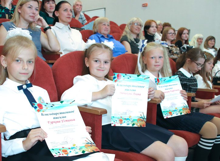 Костюковичская школа изобразительных искусств отметила свое 20-летие