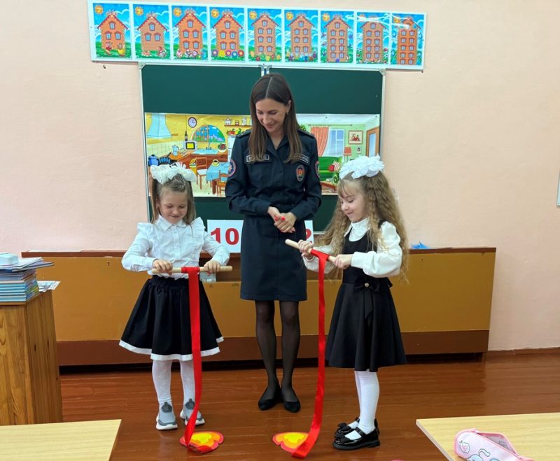 Дети играют- правила изучают! Сотрудники МЧС посетили сельские школы района