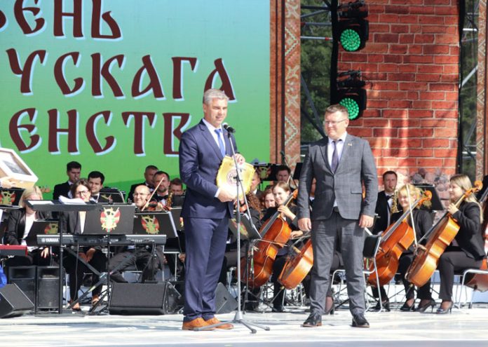 ФОТАФАКТ: Дэлегацыю з Касцюковіцкага раёну віталі на XXXII Дні беларускага пісьменства ў Лідзе