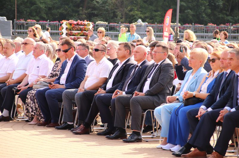 ФОТАФАКТ: Дэлегацыю з Касцюковіцкага раёну віталі на XXXII Дні беларускага пісьменства ў Лідзе ФОТАФАКТ: Дэлегацыю з Касцюковіцкага раёну віталі на XXXII Дні беларускага пісьменства ў Лідзе