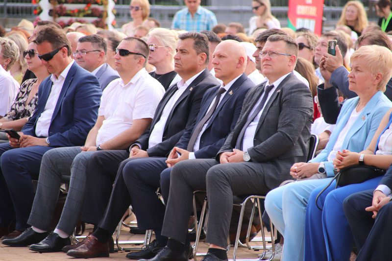 ФОТАФАКТ: Дэлегацыю з Касцюковіцкага раёну віталі на XXXII Дні беларускага пісьменства ў Лідзе ФОТАФАКТ: Дэлегацыю з Касцюковіцкага раёну віталі на XXXII Дні беларускага пісьменства ў Лідзе