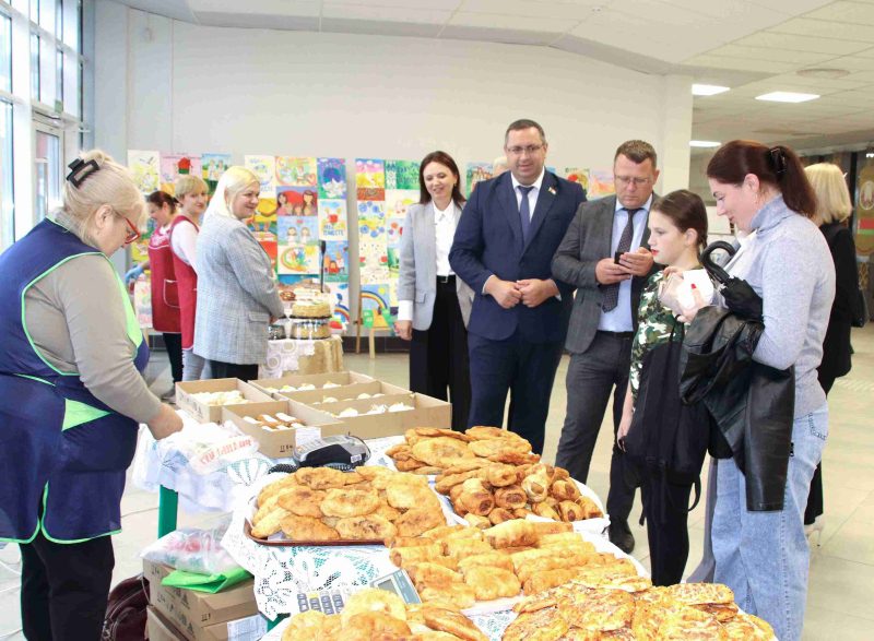 ФОТОФАКТ: В Костюковичах отпраздновали День народного единства