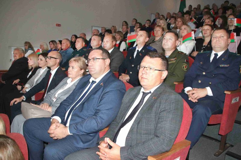 ФОТОФАКТ: В Костюковичах отпраздновали День народного единства