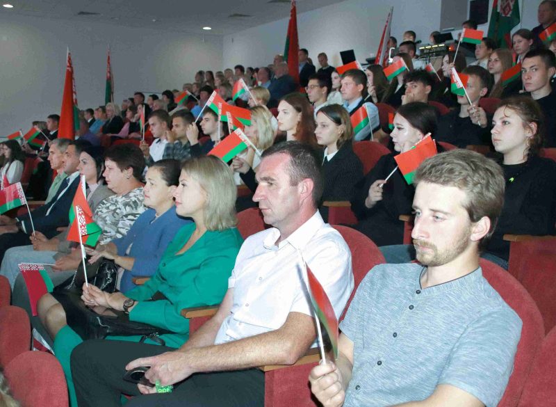 ФОТОФАКТ: В Костюковичах отпраздновали День народного единства