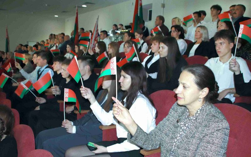 ФОТОФАКТ: В Костюковичах отпраздновали День народного единства