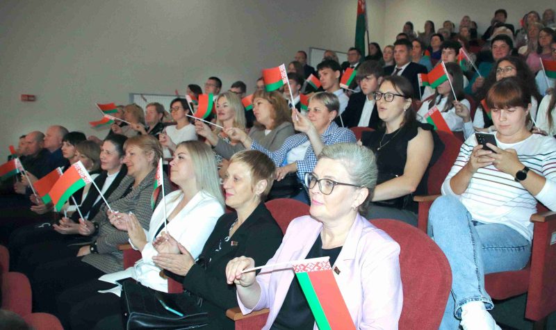 ФОТОФАКТ: В Костюковичах отпраздновали День народного единства