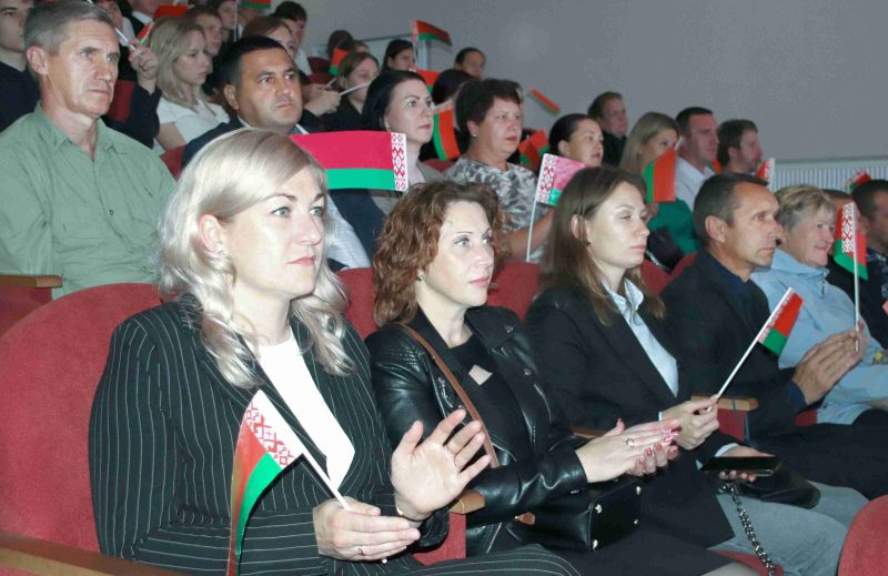 ФОТОФАКТ: В Костюковичах отпраздновали День народного единства