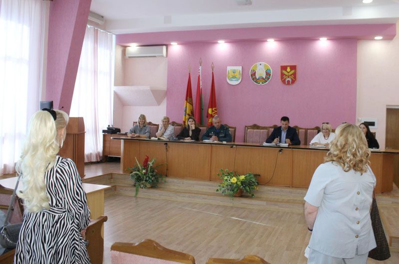 Домашние агрессоры и огородные хулиганы: кто попал в поле зрения Костюковичской КДН Домашние агрессоры и огородные хулиганы: кто попал в поле зрения Костюковичской КДН