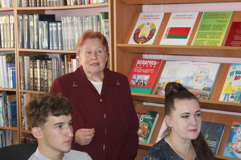 Сустрэча з пісьменнікам Віктарам Патапенка адбылася ў Касцюковіцкай раённай бібліятэцы Сустрэча з пісьменнікам Віктарам Патапенка адбылася ў Касцюковіцкай раённай бібліятэцы