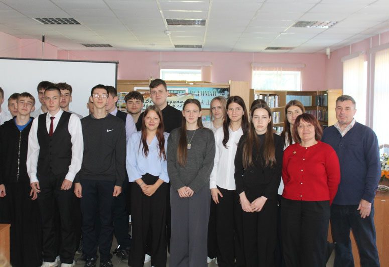 Сустрэча з пісьменнікам Віктарам Патапенка адбылася ў Касцюковіцкай раённай бібліятэцы Сустрэча з пісьменнікам Віктарам Патапенка адбылася ў Касцюковіцкай раённай бібліятэцы