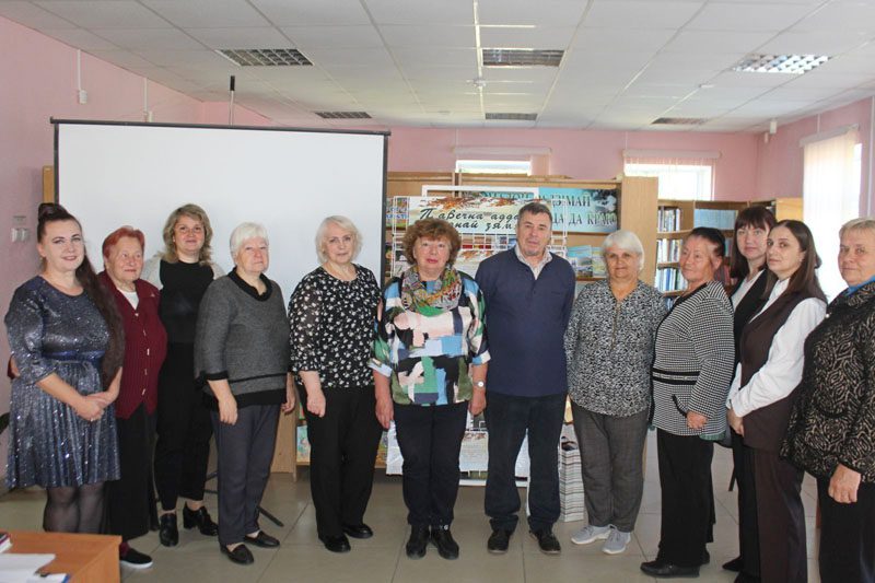 Сустрэча з пісьменнікам Віктарам Патапенка адбылася ў Касцюковіцкай раённай бібліятэцы Сустрэча з пісьменнікам Віктарам Патапенка адбылася ў Касцюковіцкай раённай бібліятэцы