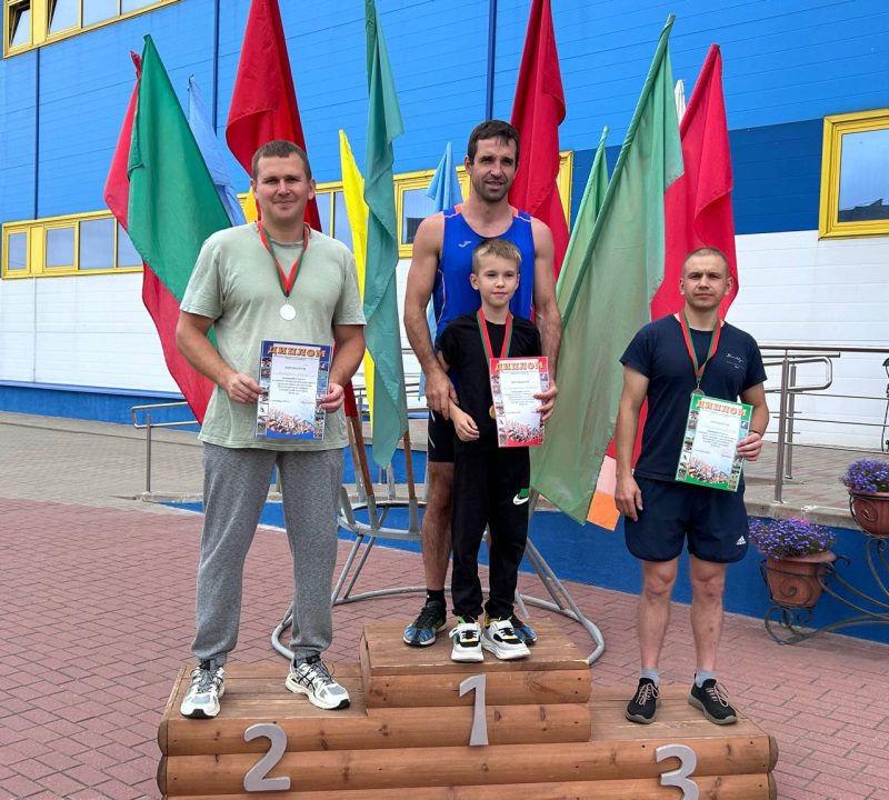 ФОТОФАКТ: В Костюковичах прошел осенний легкоатлетический кросс