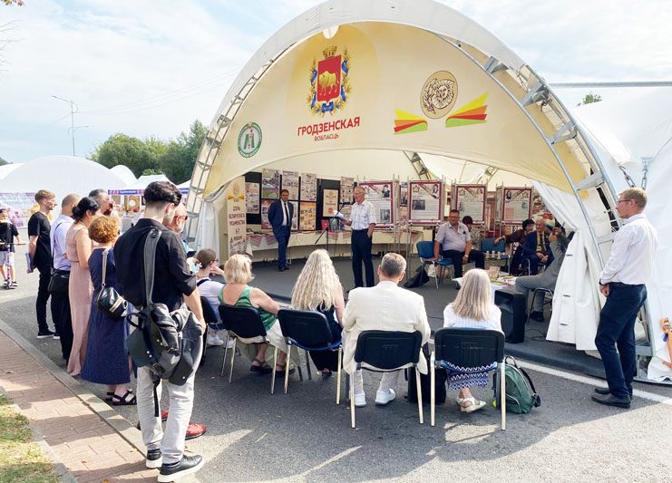 ФОТАФАКТ: Святочная Ліда ў аб'ектыве нашых карэспандэнтаў