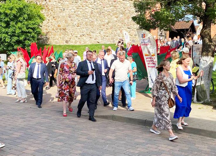 ФОТАФАКТ: Святочная Ліда ў аб'ектыве нашых карэспандэнтаў