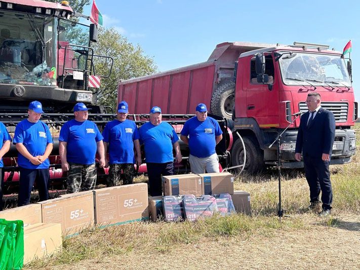 Герои дня: передовиков жатвы чествовали в филиале № 1 «Цемагро»