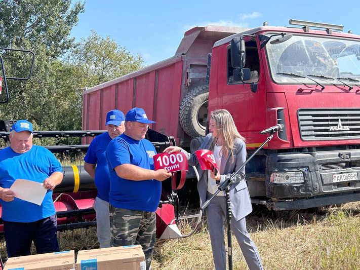 Герои дня: передовиков жатвы чествовали в филиале № 1 «Цемагро»
