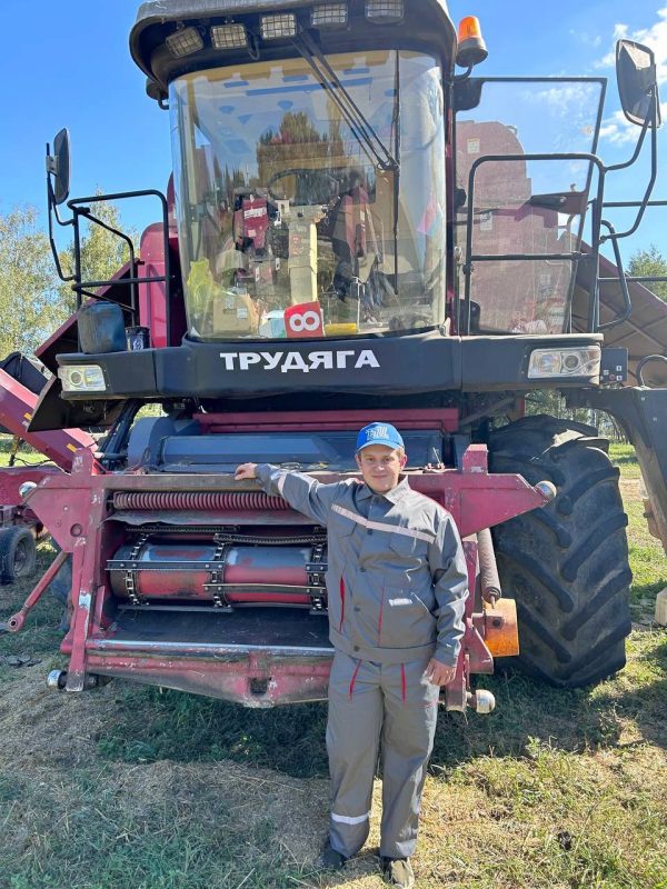 Со студенческой скамьи – в тысячники: интервью с молодым аграрием Денисом Ермаковым