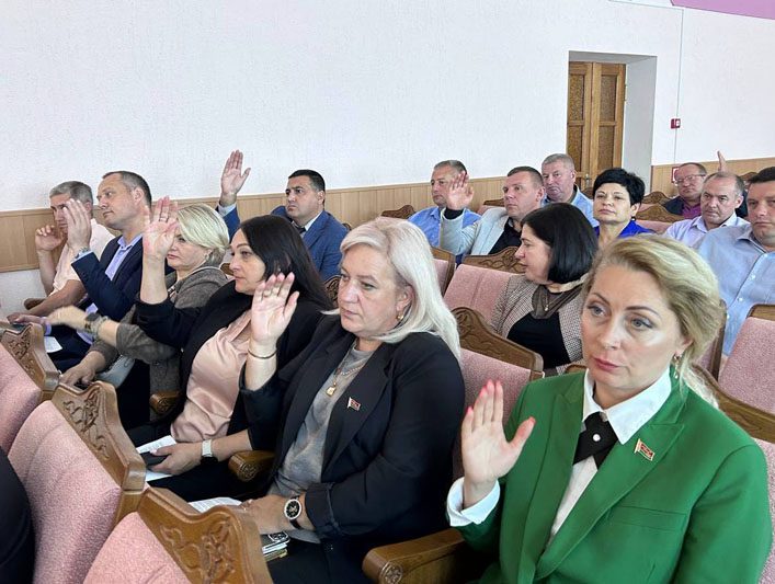 Очередная четырнадцатая сессия районного Совета депутатов состоялась в Костюковичах Очередная четырнадцатая сессия районного Совета депутатов состоялась в Костюковичах