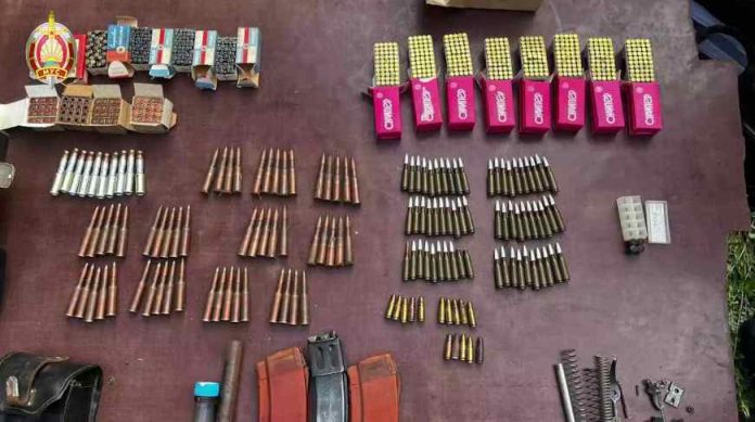 Двое пенсионеров с арсеналом оружия и боеприпасов задержаны в Могилевской области