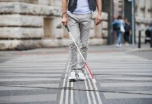 В Беларуси проводится месячник «Человек с белой тростью»