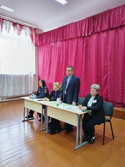 В Селецковской школе состоялась диалоговая площадка по профилактике антиобщественного поведения В Селецковской школе состоялась диалоговая площадка по профилактике антиобщественного поведения