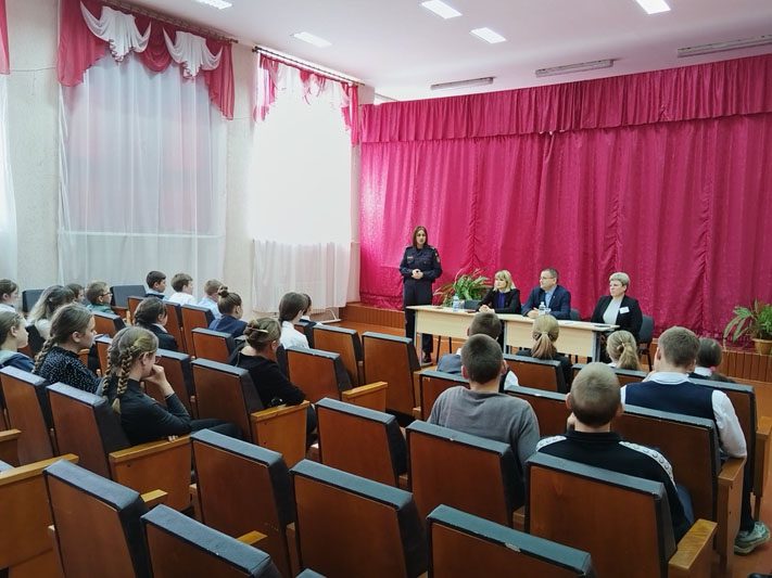 В Селецковской школе состоялась диалоговая площадка по профилактике антиобщественного поведения В Селецковской школе состоялась диалоговая площадка по профилактике антиобщественного поведения