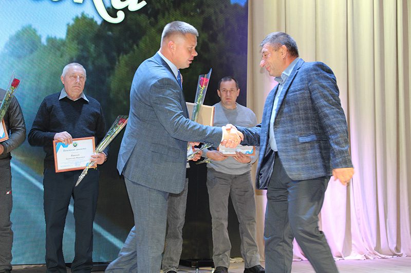 Как чествовали в Костюковичах профессионалов дорожно-транспортной отрасли