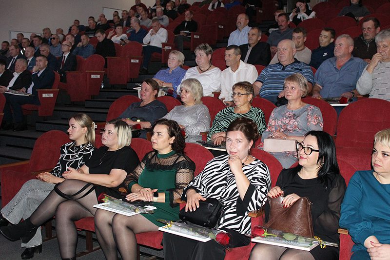 Как чествовали в Костюковичах профессионалов дорожно-транспортной отрасли