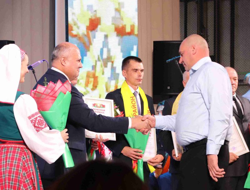 ФОТОФАКТ: Областные "Дожинки-2025" отпраздновали в Кричеве