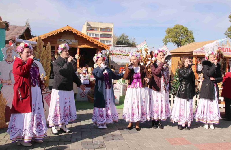 ФОТОФАКТ: Областные "Дожинки-2025" отпраздновали в Кричеве