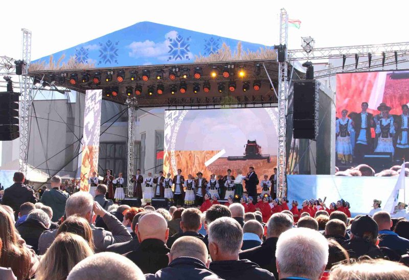 ФОТОФАКТ: Областные "Дожинки-2025" отпраздновали в Кричеве