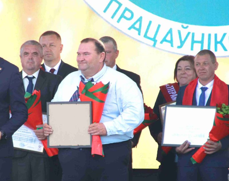 ФОТОФАКТ: Областные "Дожинки-2025" отпраздновали в Кричеве