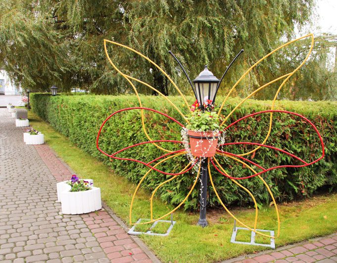 Создавая красоту: как работники ОАО "БЦЗ" заботятся о благоустройстве Создавая красоту: как работники ОАО "БЦЗ" заботятся о благоустройстве