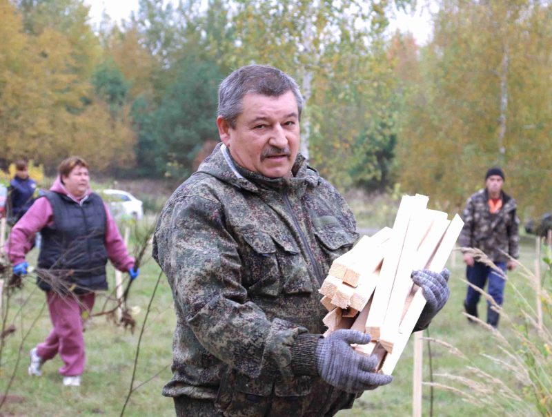 Расти и цвести: Единый день озеленения провели в Костюковичах Расти и цвести: Единый день озеленения провели в Костюковичах
