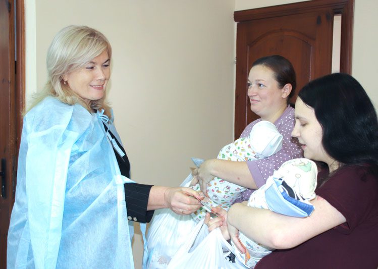 Матерей новорожденных поздравили в Костюковичской ЦРБ Матерей новорожденных поздравили в Костюковичской ЦРБ