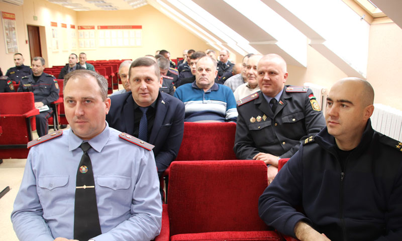 Торжественное собрание в честь Дня отца прошло в Костюковичском РОВД