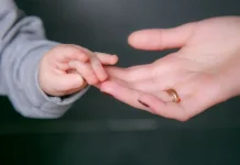 Пособия, социальный отпуск, льготы. На какую еще поддержку могут в Беларуси рассчитывать родители с детьми до 3 лет