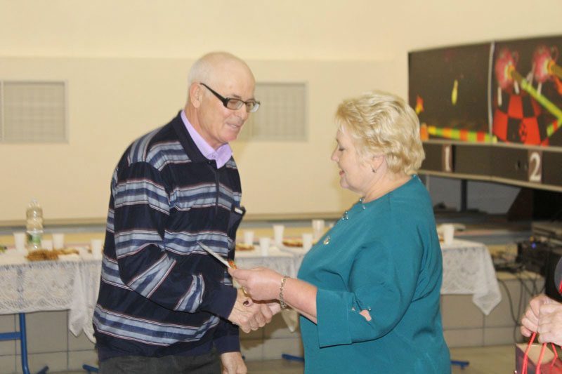 Ветеранов труда Костюковщины чествовали в МКЦ "Юность" Ветеранов труда Костюковщины чествовали в МКЦ "Юность"