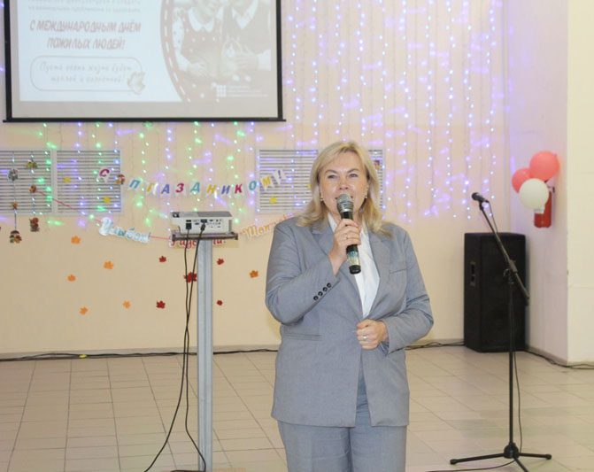 Ветеранов труда Костюковщины чествовали в МКЦ "Юность" Ветеранов труда Костюковщины чествовали в МКЦ "Юность"