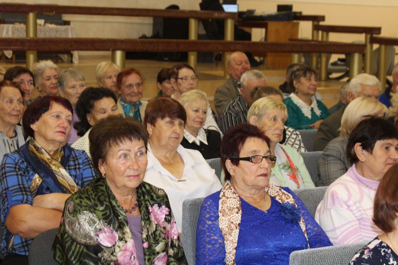 Ветеранов труда Костюковщины чествовали в МКЦ "Юность" Ветеранов труда Костюковщины чествовали в МКЦ "Юность"