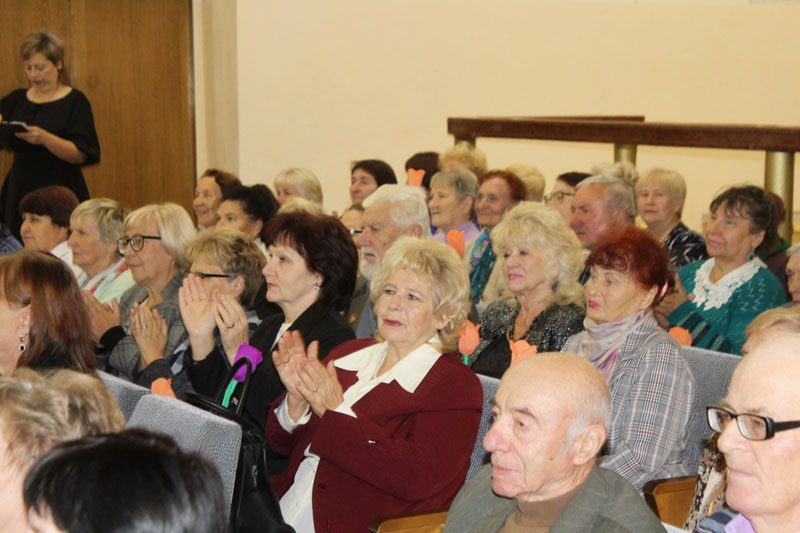 Ветеранов труда Костюковщины чествовали в МКЦ "Юность" Ветеранов труда Костюковщины чествовали в МКЦ "Юность"