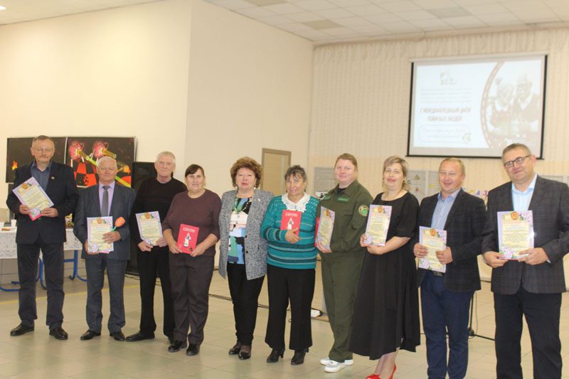 Ветеранов труда Костюковщины чествовали в МКЦ "Юность" Ветеранов труда Костюковщины чествовали в МКЦ "Юность"