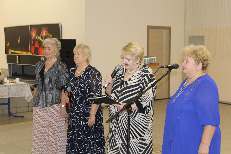 Ветеранов труда Костюковщины чествовали в МКЦ "Юность" Ветеранов труда Костюковщины чествовали в МКЦ "Юность"