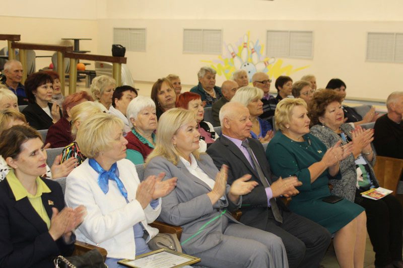 Ветеранов труда Костюковщины чествовали в МКЦ "Юность" Ветеранов труда Костюковщины чествовали в МКЦ "Юность"