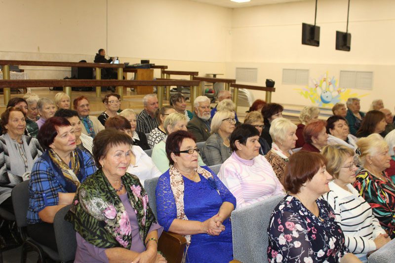 Ветеранов труда Костюковщины чествовали в МКЦ "Юность" Ветеранов труда Костюковщины чествовали в МКЦ "Юность"