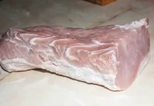 Минсельхозпрод изменил цены на ряд товаров: мясо, молоко, масло и сыры