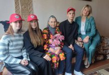 Активисты БРСМ поздравили ветеранов педагогического труда с Днем пожилых людей